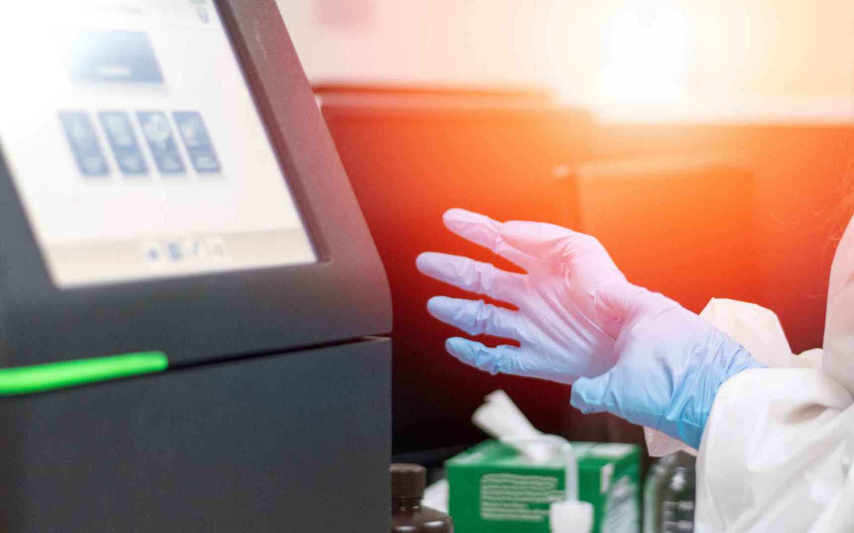 Preparation of Dual-Labeled and Site-Specific Antibody and Fab Conjugates by Solid-Phase