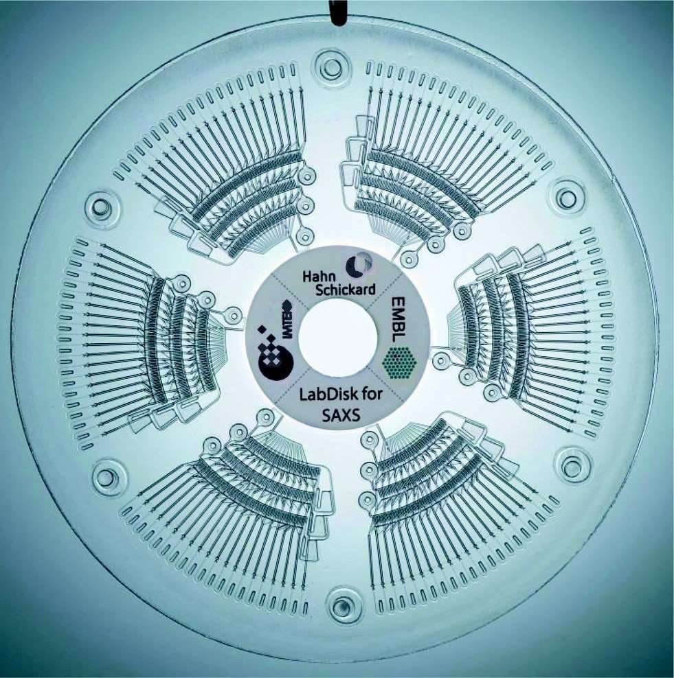 Fig.1 Centrifugal micro-fluidic biochip. (Schwemmer, et al., 2016)