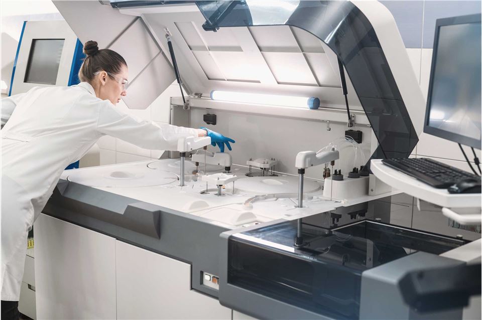 A slide highlighting the Core Strengths of Creative Biolabs related to the Vaccine GMP Manufacturing Solution.