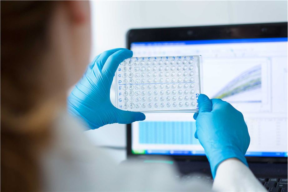 A slide presenting the Multi-Parameter Immunology Analysis Platform related to the featured cancer vaccine types.